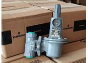 美国Fisher费希尔627系列减压阀，口径6分、1寸、2寸常规型号产品标签。